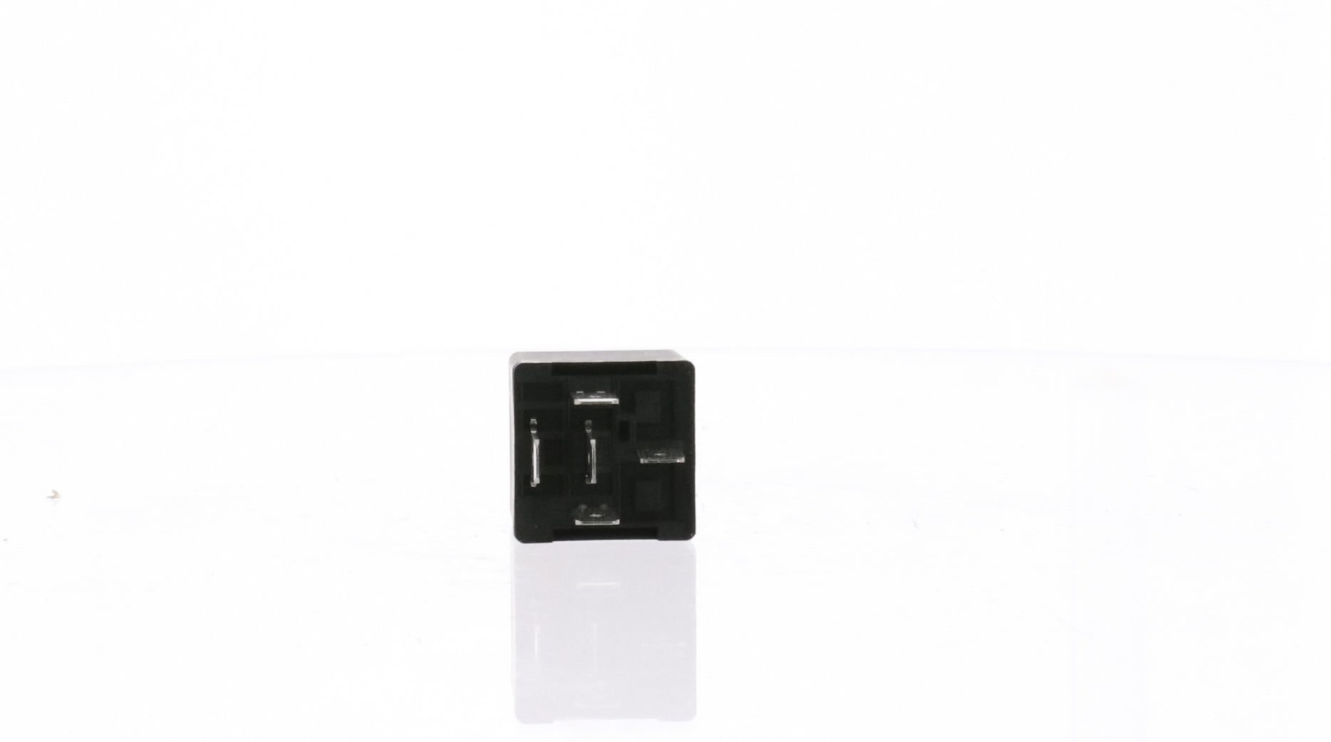 ARCO NEW Original Equipment Quality Replacement Relay for Volvo Penta - R040