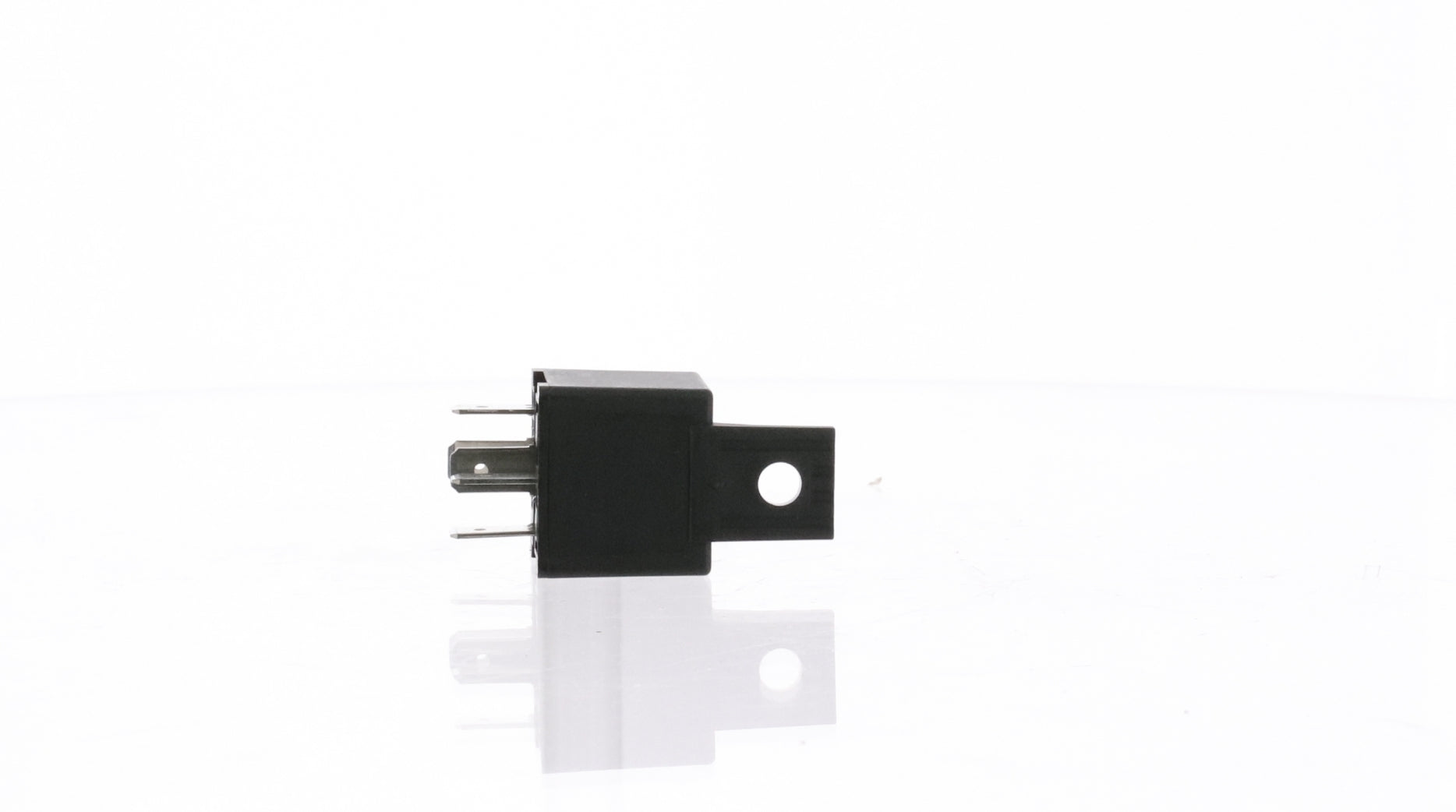 ARCO NEW Original Equipment Quality Replacement Relay for Volvo Penta - R040